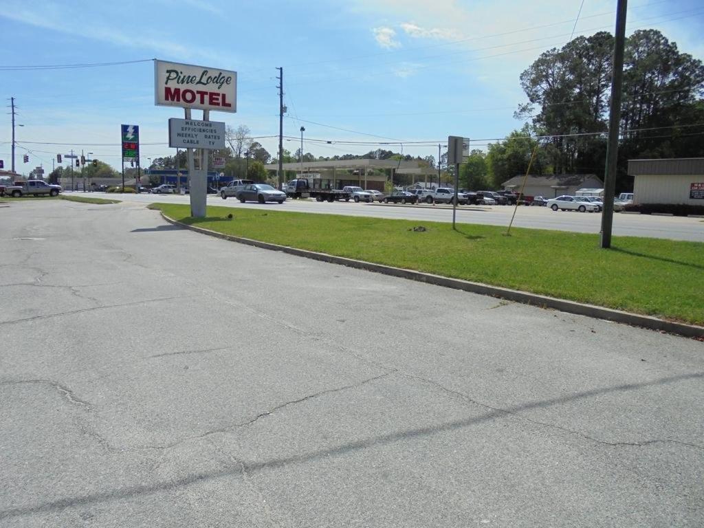 Pinelodge Motel Baxley Kültér fotó